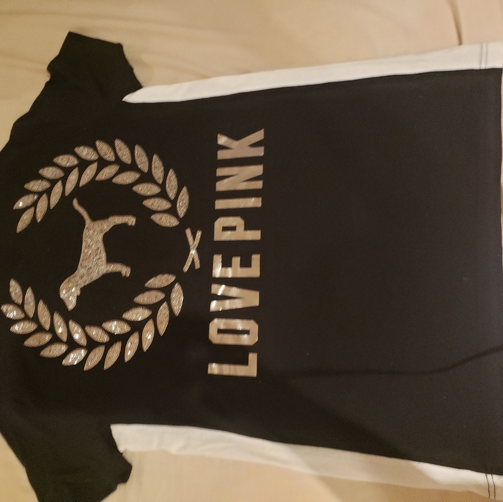 Pink tee. New